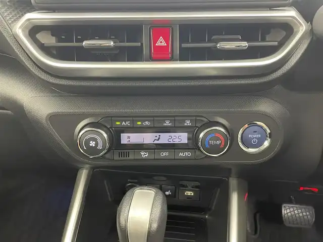 ダイハツ ロッキー プレミアム G HEV 茨城県 2023(令5)年 1.4万km ブラックマイカメタリック/シャイニングホワイトパール 9インチナビ/Bluetooth/フルセグ/CD/DVD/radio/SD/AUX/全周囲カメラ/前後ドラレコ/スマートアシスト/・衝突回避支援ブレーキ/・誤発進抑制/・車線逸脱警報/・BSM/・認識支援/・追従型クルーズコントロール/・レーンキープアシスト/LEDヘッドライト/オートライト/オートマチックハイビーム/ETC/前席シートヒーター/スペアキー