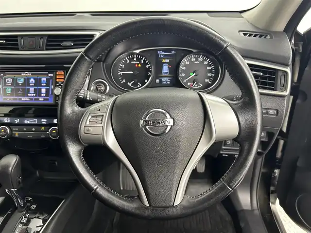 日産 エクストレイル 20X エマージェンシーブレーキ 道央・札幌 2016(平28)年 7.5万km チタニウムカーキ ・４WD/・純正ナビ/　CD/DVD/SD/BT/フルセグ/・バックカメラ/・ビルトインETC/・エマージェンシーブレーキ/・レーンキープアシスト/・クリアランスソナー/・ダウンヒルアシストコントロール/・カプロンシート/・前席シートヒーター/・キセノンライト/・オートライト/・プッシュスタート/・スマートキー/・純正フロアマット/・ドアバイザー
