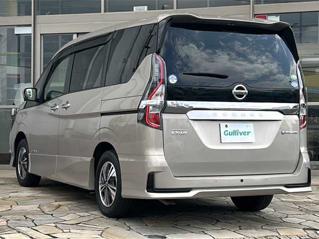 日産 セレナ e－パワー ハイウェイスター V 静岡県 2020(令2)年 3.3万km カシミヤグレージュ プロパイロット/・プリクラッシュ/・コーナーセンサー前後/・全方位カメラ/・バックカメラ/・レーンキープアシスト/・レーダークルーズコントロール/・オートホールド/・BSM(ブラインドスポットモニター)/・エマージェンシーブレーキ/・ドライブレコーダー(前のみ)/純正ワイドSDナビ/・DVD/・CD/・AM/・FM/・フルセグTV/・Bluetooth/・USB/・iPod/主要装備/・デジタルインナーミラー/・両側パワースライドドア/・ステアリングリモコン/・純正アルミホイール/・純正純正フロアマット/・フリップダウンモニター/・LEDヘッドライト/・オートライト/・ETC/・プッシュスタート/・スマートキー/・布系シート/・3列シート