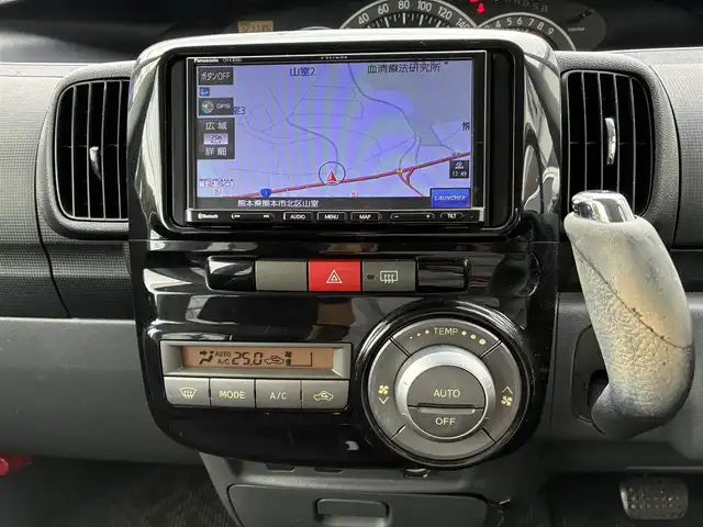 ダイハツ タント カスタム X リミテッド 熊本県 2009(平21)年 12.8万km ブラックマイカ 社外ナビ（CN-E300D）/【ワンセグTV/Bluetooth/CD/AM/FM】/左側パワースライドドア/純正14インチAW/ウィンカーミラー/電格ミラー/スマートキー/純正ドアバイザー/純正フロアマット/革巻きステアリング/ドライブレコーダー/ABS/保証書/取扱説明書