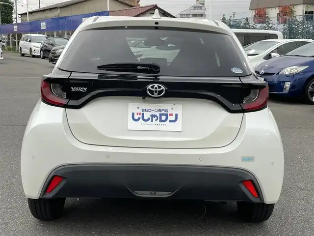 トヨタ ヤリス X 東京都 2020(令2)年 7.7万km ホワイトパールクリスタルシャイン (株)IDOMが運営する【じしゃロン昭島店】の自社ローン専用車両になります。こちらは現金またはオートローンご利用時の価格です。自社ローンご希望の方は別途その旨お申付け下さい/ディスプレイオーディオ/バックカメラ/ビルトインETC/電動格納ミラー/ステアリングスイッチ/USB入力端子/コーナーセンサー前後/エンジンスタートボタン/フロアマット純正