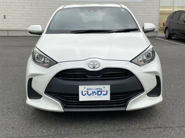 トヨタ ヤリス X 東京都 2020(令2)年 7.7万km ホワイトパールクリスタルシャイン (株)IDOMが運営する【じしゃロン昭島店】の自社ローン専用車両になります。こちらは現金またはオートローンご利用時の価格です。自社ローンご希望の方は別途その旨お申付け下さい/ディスプレイオーディオ/バックカメラ/ビルトインETC/電動格納ミラー/ステアリングスイッチ/USB入力端子/コーナーセンサー前後/エンジンスタートボタン/フロアマット純正