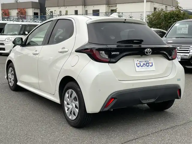 トヨタ ヤリス X 東京都 2020(令2)年 7.7万km ホワイトパールクリスタルシャイン (株)IDOMが運営する【じしゃロン昭島店】の自社ローン専用車両になります。こちらは現金またはオートローンご利用時の価格です。自社ローンご希望の方は別途その旨お申付け下さい/ディスプレイオーディオ/バックカメラ/ビルトインETC/電動格納ミラー/ステアリングスイッチ/USB入力端子/コーナーセンサー前後/エンジンスタートボタン/フロアマット純正