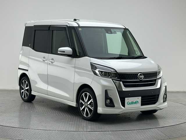 日産 デイズ ルークス ハイウェイスター Gターボ 兵庫県 2018(平30)年 6.1万km ホワイトパール ・純正SDナビ/・CD/DVD/SD/BT/フルセグTV/・アラウンドビューモニター/・ETC/・前方ドライブレコーダー/・LEDヘッドライト/・LEDフォグランプ/・オートライト/・オートハイビーム/・衝突軽減ブレーキ/・車線逸脱警報/・オートクルーズコントロール/・純正15インチアルミホイール/・両側パワースライドドア /・アイドリングストップ/・純正フロアマット/・純正ドアバイザー/・スマートキー/・プッシュスタート