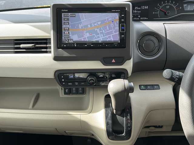 ホンダ Ｎ ＢＯＸ G L ホンダセンシング 秋田県 2017(平29)年 1.3万km プレミアムイエローパールⅡ 純正メモリナビ/純正BT、CD、DVD、TV/両側パワースライドドア/前後ドライブレコーダー/バックカメラ/コーナーセンサー/社外14インチAW/４WD