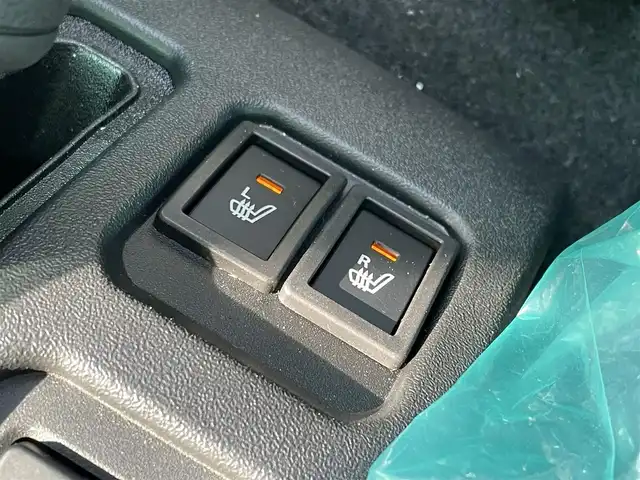 スズキ ジムニー ノマド FC 佐賀県 2025(令7)年 0.1千km ベージュ 登録時走行距離42Km/パートタイム4WD/パイオニア9インチメモリーナビゲーション/・フルセグTV/CD/DVD/SD/Bluetooth/バックカメラ/ミラーヒーター/DN席シートヒーター/ISOFIX対応/革巻きステアリング/ステアリングリモコン/純正15インチアルミホイール/純正LEDヘッドライト/・オートマチックハイビーム/純正フォグランプ/リヤフォグランプ/純正フロアマット/純正ドアバイザ―/色コード「E5J」/アダプティブクルーズコントロール/デュアルカメラブレーキサポート/車線逸脱警報機能/パーキングセンサー