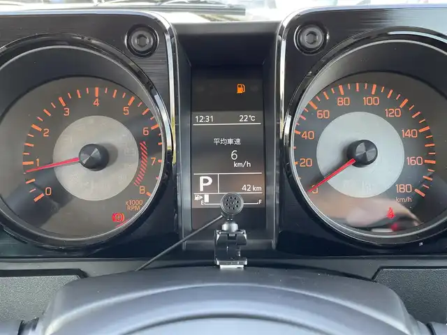 スズキ ジムニー ノマド FC 佐賀県 2025(令7)年 0.1千km ベージュ 登録時走行距離42Km/パートタイム4WD/パイオニア9インチメモリーナビゲーション/・フルセグTV/CD/DVD/SD/Bluetooth/バックカメラ/ミラーヒーター/DN席シートヒーター/ISOFIX対応/革巻きステアリング/ステアリングリモコン/純正15インチアルミホイール/純正LEDヘッドライト/・オートマチックハイビーム/純正フォグランプ/リヤフォグランプ/純正フロアマット/純正ドアバイザ―/色コード「E5J」/アダプティブクルーズコントロール/デュアルカメラブレーキサポート/車線逸脱警報機能/パーキングセンサー