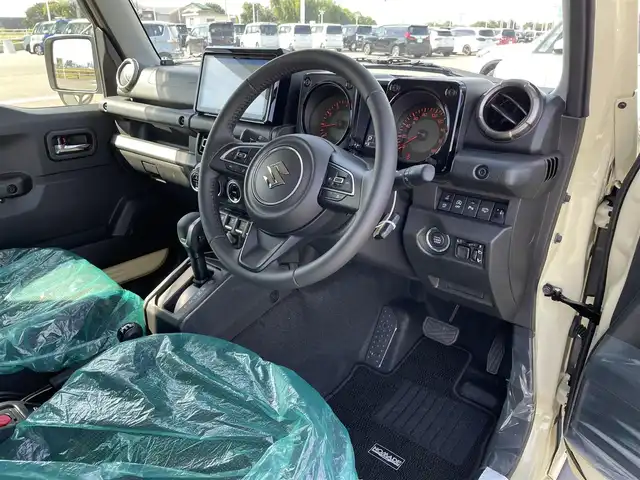 スズキ ジムニー ノマド FC 佐賀県 2025(令7)年 0.1千km ベージュ 登録時走行距離42Km/パートタイム4WD/パイオニア9インチメモリーナビゲーション/・フルセグTV/CD/DVD/SD/Bluetooth/バックカメラ/ミラーヒーター/DN席シートヒーター/ISOFIX対応/革巻きステアリング/ステアリングリモコン/純正15インチアルミホイール/純正LEDヘッドライト/・オートマチックハイビーム/純正フォグランプ/リヤフォグランプ/純正フロアマット/純正ドアバイザ―/色コード「E5J」/アダプティブクルーズコントロール/デュアルカメラブレーキサポート/車線逸脱警報機能/パーキングセンサー