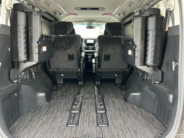 トヨタ ヴェルファイア Z Gエディション 愛媛県 2015(平27)年 8.6万km ブラック 登録時走行距離：85346Km/メーカーOP純正SDメモリーナビ/AM/FM/DVD/フルセグTV/BT/横滑り防止装置/盗難防止装置/純正ビルトインETC/エンジンスタートボタン/クルコン/ＡＢS/LEDヘッドライト/オートライト/両側パワスラ/スマートキー/ハンドルヒーター/純正フロアマット/社外アルミホイール