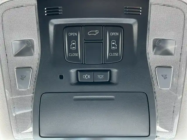 トヨタ ヴェルファイア Z Gエディション 愛媛県 2015(平27)年 8.6万km ブラック 登録時走行距離：85346Km/メーカーOP純正SDメモリーナビ/AM/FM/DVD/フルセグTV/BT/横滑り防止装置/盗難防止装置/純正ビルトインETC/エンジンスタートボタン/クルコン/ＡＢS/LEDヘッドライト/オートライト/両側パワスラ/スマートキー/ハンドルヒーター/純正フロアマット/社外アルミホイール