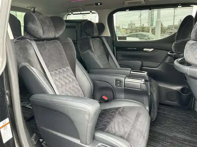 トヨタ ヴェルファイア Z Gエディション 愛媛県 2015(平27)年 8.6万km ブラック 登録時走行距離：85346Km/メーカーOP純正SDメモリーナビ/AM/FM/DVD/フルセグTV/BT/横滑り防止装置/盗難防止装置/純正ビルトインETC/エンジンスタートボタン/クルコン/ＡＢS/LEDヘッドライト/オートライト/両側パワスラ/スマートキー/ハンドルヒーター/純正フロアマット/社外アルミホイール