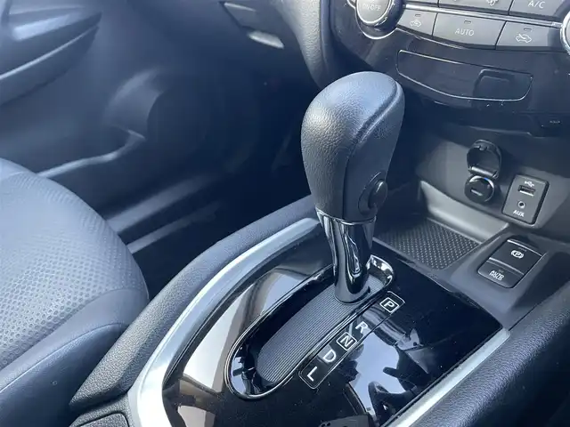 日産 エクストレイル 20X 熊本県 2017(平29)年 9.8万km ブリリアントホワイトパール プロパイロット/ワンオーナー/プッシュスタート/純正ナビ/（CD・DVD・フルセグTV）/アラウンドビューモニター/ビルトインETC/ドライブレコーダー/純正18インチAW/ルーフレール/パワーバックドア/LEDヘッドライト/オートライト/フォグライト/前後コーナーセンサー/横滑り防止装置/ウィンカーミラー/純正フロアマット/純正ドアバイザー/新車保証書/取扱説明書/スマートスペアキー×1本