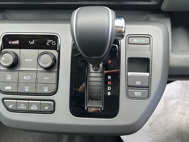 ホンダ フリード ハイブリット e:HEV クロスター 山口県 2025(令7)年 0.1千km プラチナホワイトパール 登録済未使用車/純正9インチナビ/・フルセグテレビ/・Bluetooth機能/・Apple CarPlay/・Android Auto/・AM/FMラジオ/・USB入力端子/・交通情報/保証書/取扱説明書/両側パワースライドドア/バックカメラ/プッシュスタート/スマートキー/スペアあり/純正LEDヘッドライト/フォグライト/純正１５インチアルミホイール/Honda SENSING/・衝突軽減ブレーキ/・誤発進抑制機能/・後方誤発進抑制機能/・近距離衝突軽減ブレーキ/・歩行者事故低減ステアリング/・路外逸脱抑制機能/・渋滞追従機能付アダプティブクルーズコントロール/・車線維持支援システム/・トラフィックジャムアシスト/・先行車発進お知らせ機能/・標識認識機能/・オートハイビーム/・パーキングセンサーシステム/ブラインドスポットインフォメーション/盗難防止システム