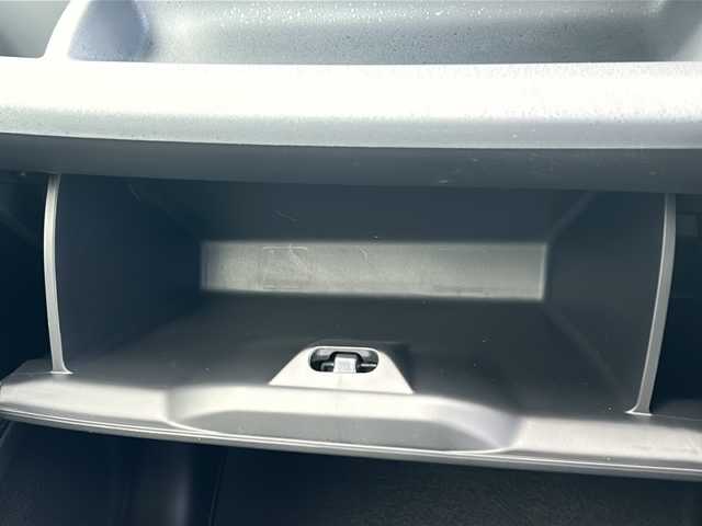 ホンダ フリード ハイブリット e:HEV クロスター 山口県 2025(令7)年 0.1千km プラチナホワイトパール 登録済未使用車/純正9インチナビ/・フルセグテレビ/・Bluetooth機能/・Apple CarPlay/・Android Auto/・AM/FMラジオ/・USB入力端子/・交通情報/保証書/取扱説明書/両側パワースライドドア/バックカメラ/プッシュスタート/スマートキー/スペアあり/純正LEDヘッドライト/フォグライト/純正１５インチアルミホイール/Honda SENSING/・衝突軽減ブレーキ/・誤発進抑制機能/・後方誤発進抑制機能/・近距離衝突軽減ブレーキ/・歩行者事故低減ステアリング/・路外逸脱抑制機能/・渋滞追従機能付アダプティブクルーズコントロール/・車線維持支援システム/・トラフィックジャムアシスト/・先行車発進お知らせ機能/・標識認識機能/・オートハイビーム/・パーキングセンサーシステム/ブラインドスポットインフォメーション/盗難防止システム