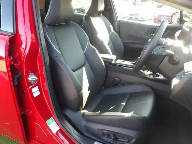 トヨタ プリウス Z 千葉県 2023(令5)年 1.9万km エモーショナルレッドⅡ Toyota Safety Sense/・プリクラッシュセーフティ/・レーンディパーチャーアラート/・オートハイビーム/・レーダークルーズコントロール/アイドリングストップ/ディスプレイオーディオ/純正地デジTV/【Bluetooth接続】/パノラミックビューモニター/運転席パワーシート/前席エアシート/シートヒーター/革巻きステアリング/ステアリングスイッチ/ETC（2.0）/LEDヘッドライト/ウインカーミラー/クリアランスソナー/純正19インチアルミホイル/サイド/カーテンエアバッグ/スマートキー