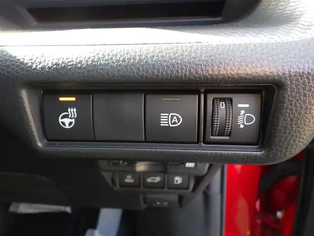 トヨタ プリウス Z 千葉県 2023(令5)年 1.9万km エモーショナルレッドⅡ Toyota Safety Sense/・プリクラッシュセーフティ/・レーンディパーチャーアラート/・オートハイビーム/・レーダークルーズコントロール/アイドリングストップ/ディスプレイオーディオ/純正地デジTV/【Bluetooth接続】/パノラミックビューモニター/運転席パワーシート/前席エアシート/シートヒーター/革巻きステアリング/ステアリングスイッチ/ETC（2.0）/LEDヘッドライト/ウインカーミラー/クリアランスソナー/純正19インチアルミホイル/サイド/カーテンエアバッグ/スマートキー