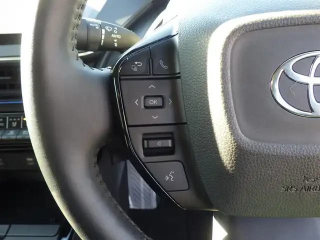 トヨタ プリウス Z 千葉県 2023(令5)年 1.9万km エモーショナルレッドⅡ Toyota Safety Sense/・プリクラッシュセーフティ/・レーンディパーチャーアラート/・オートハイビーム/・レーダークルーズコントロール/アイドリングストップ/ディスプレイオーディオ/純正地デジTV/【Bluetooth接続】/パノラミックビューモニター/運転席パワーシート/前席エアシート/シートヒーター/革巻きステアリング/ステアリングスイッチ/ETC（2.0）/LEDヘッドライト/ウインカーミラー/クリアランスソナー/純正19インチアルミホイル/サイド/カーテンエアバッグ/スマートキー