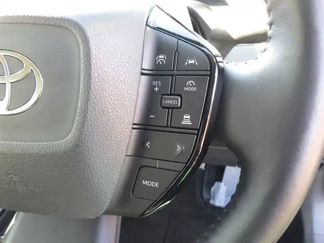 トヨタ プリウス Z 千葉県 2023(令5)年 1.9万km エモーショナルレッドⅡ Toyota Safety Sense/・プリクラッシュセーフティ/・レーンディパーチャーアラート/・オートハイビーム/・レーダークルーズコントロール/アイドリングストップ/ディスプレイオーディオ/純正地デジTV/【Bluetooth接続】/パノラミックビューモニター/運転席パワーシート/前席エアシート/シートヒーター/革巻きステアリング/ステアリングスイッチ/ETC（2.0）/LEDヘッドライト/ウインカーミラー/クリアランスソナー/純正19インチアルミホイル/サイド/カーテンエアバッグ/スマートキー