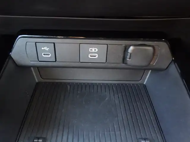 トヨタ プリウス Z 千葉県 2023(令5)年 1.9万km エモーショナルレッドⅡ Toyota Safety Sense/・プリクラッシュセーフティ/・レーンディパーチャーアラート/・オートハイビーム/・レーダークルーズコントロール/アイドリングストップ/ディスプレイオーディオ/純正地デジTV/【Bluetooth接続】/パノラミックビューモニター/運転席パワーシート/前席エアシート/シートヒーター/革巻きステアリング/ステアリングスイッチ/ETC（2.0）/LEDヘッドライト/ウインカーミラー/クリアランスソナー/純正19インチアルミホイル/サイド/カーテンエアバッグ/スマートキー