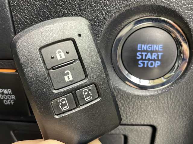 トヨタ アルファード G 茨城県 2015(平27)年 7.1万km ホワイトパールクリスタルシャイン 純正ナビ/フルセグTV/バックカメラ/ETC/クルーズコントロール/オットマン/両側パワースライドドア/パワーシート/純正17インチアルミホイール/コーナーセンサー/横滑り防止装置/衝突軽減ブレーキ/LEDヘッドライト/フロントフォグランプ