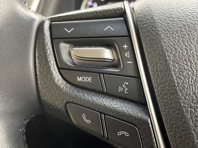 トヨタ アルファード G 茨城県 2015(平27)年 7.1万km ホワイトパールクリスタルシャイン 純正ナビ/フルセグTV/バックカメラ/ETC/クルーズコントロール/オットマン/両側パワースライドドア/パワーシート/純正17インチアルミホイール/コーナーセンサー/横滑り防止装置/衝突軽減ブレーキ/LEDヘッドライト/フロントフォグランプ