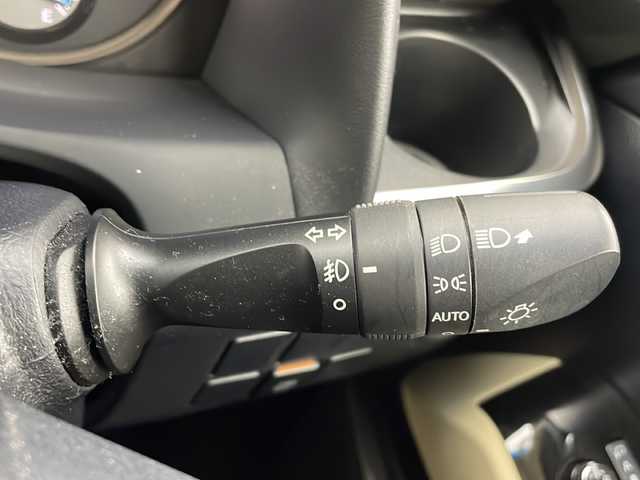 トヨタ アルファード G 茨城県 2015(平27)年 7.1万km ホワイトパールクリスタルシャイン 純正ナビ/フルセグTV/バックカメラ/ETC/クルーズコントロール/オットマン/両側パワースライドドア/パワーシート/純正17インチアルミホイール/コーナーセンサー/横滑り防止装置/衝突軽減ブレーキ/LEDヘッドライト/フロントフォグランプ