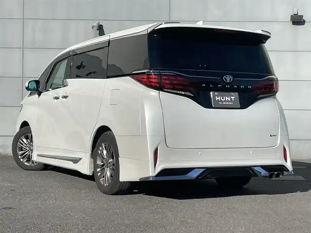 トヨタ アルファードハイブリット Z 千葉県 2025(令7)年 2.2万km プラチナホワイトパールマイカ 純正ナビ/フルセグTV/全方位カメラ/両側パワースライドドア/ビルトインETC/ガラスルーフ/クルーズコントロール/フリップダウンモニター/デジタルインナーミラー/衝突被害軽減ブレーキ/レーンキープアシスト/モデリスタエアロ/ステアリングスイッチ/パワーバックドア/前席シートヒーター/前席エアシート/コーナーセンサー