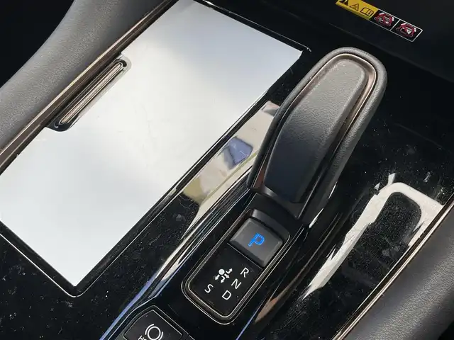 トヨタ アルファードハイブリット Z 千葉県 2025(令7)年 2.2万km プラチナホワイトパールマイカ 純正ナビ/フルセグTV/全方位カメラ/両側パワースライドドア/ビルトインETC/ガラスルーフ/クルーズコントロール/フリップダウンモニター/デジタルインナーミラー/衝突被害軽減ブレーキ/レーンキープアシスト/モデリスタエアロ/ステアリングスイッチ/パワーバックドア/前席シートヒーター/前席エアシート/コーナーセンサー