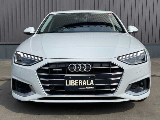 アウディ Ａ４ 40TDIクワトロ アドバンスド 広島県 2021(令3)年 2.6万km グレイシアホワイトメタリック ワンオーナー/4WD/純正メモリナビ/　(ワンセグTV/Bt/USB)/バーチャルコックピット/レーダークルーズコントロール/オートマチックハイビーム/コーナーセンサー(F/R)/バックカメラ/革巻きステア/ノブ/パドルシフト/ミラーヒーター/ウインカーミラー /ヘットライトウオッシャー/アイドリングストップ/パワーシート(前席)/シートヒーター(前席)/LEDオートライト/オートワイパー/純正前後ドライブレコーダー/スマートキー/プッシュスタート/ETC2.0/純正フロアマット/リア5面スモークフィルム/W/サイド/カーテンエアバッグ /ABS/スマートキーx2/保証書/取説/2022/23/25年/　ディーラー点検記録簿あり