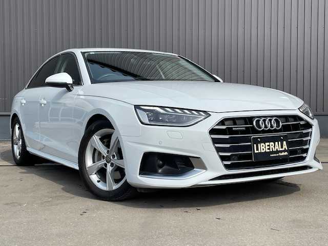 アウディ Ａ４ 40TDIクワトロ アドバンスド 広島県 2021(令3)年 2.6万km グレイシアホワイトメタリック ワンオーナー/4WD/純正メモリナビ/　(ワンセグTV/Bt/USB)/バーチャルコックピット/レーダークルーズコントロール/オートマチックハイビーム/コーナーセンサー(F/R)/バックカメラ/革巻きステア/ノブ/パドルシフト/ミラーヒーター/ウインカーミラー /ヘットライトウオッシャー/アイドリングストップ/パワーシート(前席)/シートヒーター(前席)/LEDオートライト/オートワイパー/純正前後ドライブレコーダー/スマートキー/プッシュスタート/ETC2.0/純正フロアマット/リア5面スモークフィルム/W/サイド/カーテンエアバッグ /ABS/スマートキーx2/保証書/取説/2022/23/25年/　ディーラー点検記録簿あり