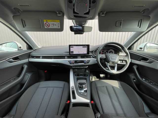 アウディ Ａ４ 40TDIクワトロ アドバンスド 広島県 2021(令3)年 2.6万km グレイシアホワイトメタリック ワンオーナー/4WD/純正メモリナビ/　(ワンセグTV/Bt/USB)/バーチャルコックピット/レーダークルーズコントロール/オートマチックハイビーム/コーナーセンサー(F/R)/バックカメラ/革巻きステア/ノブ/パドルシフト/ミラーヒーター/ウインカーミラー /ヘットライトウオッシャー/アイドリングストップ/パワーシート(前席)/シートヒーター(前席)/LEDオートライト/オートワイパー/純正前後ドライブレコーダー/スマートキー/プッシュスタート/ETC2.0/純正フロアマット/リア5面スモークフィルム/W/サイド/カーテンエアバッグ /ABS/スマートキーx2/保証書/取説/2022/23/25年/　ディーラー点検記録簿あり