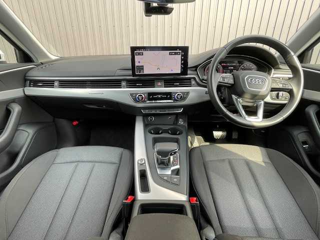 アウディ Ａ４ 40TDIクワトロ アドバンスド 広島県 2021(令3)年 2.6万km グレイシアホワイトメタリック ワンオーナー/4WD/純正メモリナビ/　(ワンセグTV/Bt/USB)/バーチャルコックピット/レーダークルーズコントロール/オートマチックハイビーム/コーナーセンサー(F/R)/バックカメラ/革巻きステア/ノブ/パドルシフト/ミラーヒーター/ウインカーミラー /ヘットライトウオッシャー/アイドリングストップ/パワーシート(前席)/シートヒーター(前席)/LEDオートライト/オートワイパー/純正前後ドライブレコーダー/スマートキー/プッシュスタート/ETC2.0/純正フロアマット/リア5面スモークフィルム/W/サイド/カーテンエアバッグ /ABS/スマートキーx2/保証書/取説/2022/23/25年/　ディーラー点検記録簿あり
