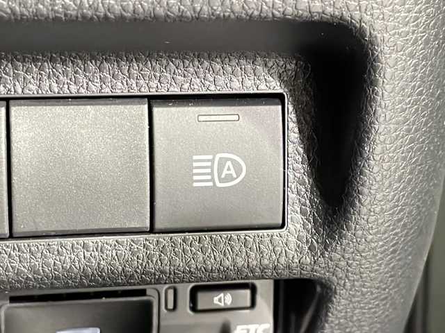 トヨタ ＲＡＶ４ アドベンチャー 広島県 2023(令5)年 1.5万km アーバンカーキ パノラマムーンルーフ/純正10.5型ディスプレイオーディオ/バックカメラ/パワーシート/ポジションメモリー/シートヒーター/ベンチレーション/ステアリングヒーター/ダウンヒルアシストコントロール/ブラインドスポットモニター/クリアランスソナー/パーキングサポートブレーキ/セーフティセンス/・プリクラッシュセーフティ/・レーントレーシングアシスト/・オートマチックハイビーム/・レーダークルーズコントロール/LEDヘッドランプ/純正19インチAW/ETC2.0/USB入力端子