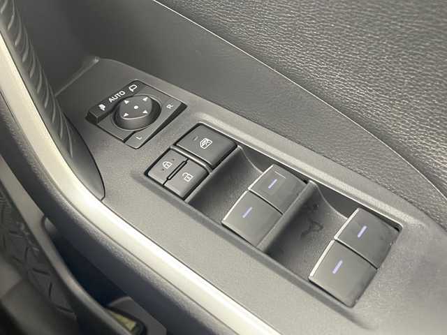 トヨタ ＲＡＶ４ アドベンチャー 栃木県 2023(令5)年 1.5万km アーバンカーキ パノラマムーンルーフ/純正10.5型ディスプレイオーディオ/バックカメラ/パワーシート/ポジションメモリー/シートヒーター/ベンチレーション/ステアリングヒーター/ダウンヒルアシストコントロール/ブラインドスポットモニター/クリアランスソナー/パーキングサポートブレーキ/セーフティセンス/・プリクラッシュセーフティ/・レーントレーシングアシスト/・オートマチックハイビーム/・レーダークルーズコントロール/LEDヘッドランプ/純正19インチAW/ETC2.0/USB入力端子