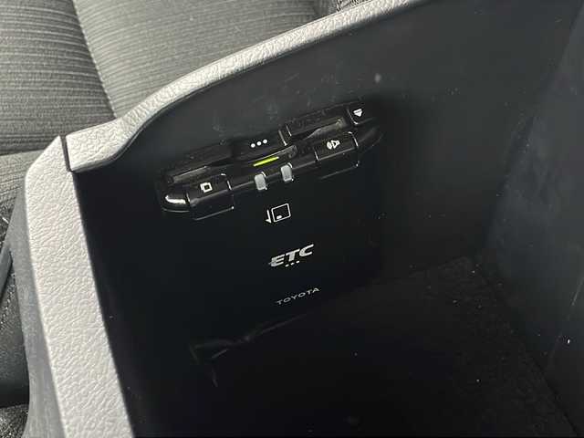トヨタ ハイラックス Z 岐阜県 2022(令4)年 2万km スーパーホワイトⅡ 純正ナビ/CD/DVD/Bluetooth/SD/AM/FM/フルセグTV/バックモニター/プリクラッシュセーフティシステム/レーントレーシングアシスト/レーダークルーズコントロール/ロードサインアシスト/クリアランスソナー/ETC/パワーヒーター/排出ガス浄化装置/センターデフロック/横滑り抑制機能/アイドリングストップ/ステアリングスイッチ/電動格納ミラー/左右独立温度コントロール式フルオートエアコン/純正17インチアルミホイール