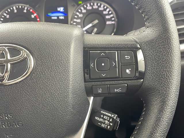 トヨタ ハイラックス Z 岐阜県 2022(令4)年 2万km スーパーホワイトⅡ 純正ナビ/CD/DVD/Bluetooth/SD/AM/FM/フルセグTV/バックモニター/プリクラッシュセーフティシステム/レーントレーシングアシスト/レーダークルーズコントロール/ロードサインアシスト/クリアランスソナー/ETC/パワーヒーター/排出ガス浄化装置/センターデフロック/横滑り抑制機能/アイドリングストップ/ステアリングスイッチ/電動格納ミラー/左右独立温度コントロール式フルオートエアコン/純正17インチアルミホイール