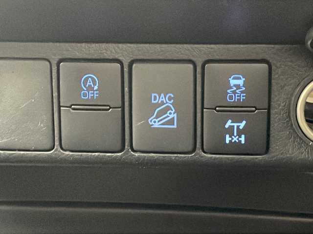 トヨタ ハイラックス Z 岐阜県 2022(令4)年 2万km スーパーホワイトⅡ 純正ナビ/CD/DVD/Bluetooth/SD/AM/FM/フルセグTV/バックモニター/プリクラッシュセーフティシステム/レーントレーシングアシスト/レーダークルーズコントロール/ロードサインアシスト/クリアランスソナー/ETC/パワーヒーター/排出ガス浄化装置/センターデフロック/横滑り抑制機能/アイドリングストップ/ステアリングスイッチ/電動格納ミラー/左右独立温度コントロール式フルオートエアコン/純正17インチアルミホイール