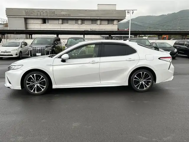 トヨタ カムリ WSレザーパッケージ 岡山県 2019(平31)年 8.8万km プラチナホワイトパールマイカ 純正8インチSDナビ/CD/DVD/USB/Bluetooth/フルセグ/バックカメラ/トヨタセーフティセンス/レーダークルーズコントロール/レーンキープアシスト/プリクラッシュセーフティ/ハイビームアシスト/LEDヘッドライト/ヘッドアップディスプレイ/本革シート/パワーシート/シートヒーター/ブレーキホールド/スマートキー/ETC2.0/ドライブレコーダー/禁煙車