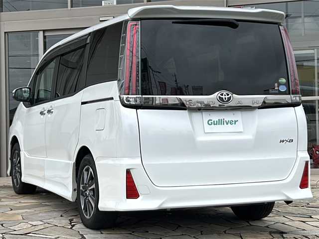 トヨタ ノア Si ダブルバイビー 静岡県 2018(平30)年 8万km ホワイトパールクリスタルシャイン 主要装備/・純正10インチナビ/・AM/・AF/主要装備/・バックカメラ/・ハーフレザー/・LEDヘッドライト/・ETC/・両側パワースライドドア/・オートハイビーム/・後部座席モニター/・スマートキー