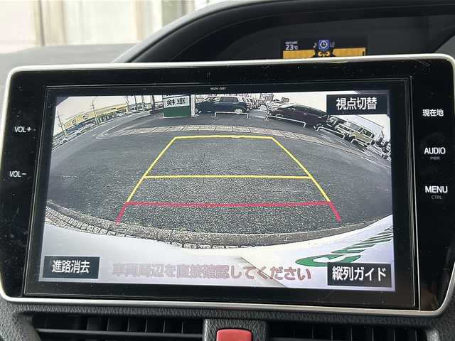 トヨタ ノア Si ダブルバイビー 静岡県 2018(平30)年 8万km ホワイトパールクリスタルシャイン 主要装備/・純正10インチナビ/・AM/・AF/主要装備/・バックカメラ/・ハーフレザー/・LEDヘッドライト/・ETC/・両側パワースライドドア/・オートハイビーム/・後部座席モニター/・スマートキー