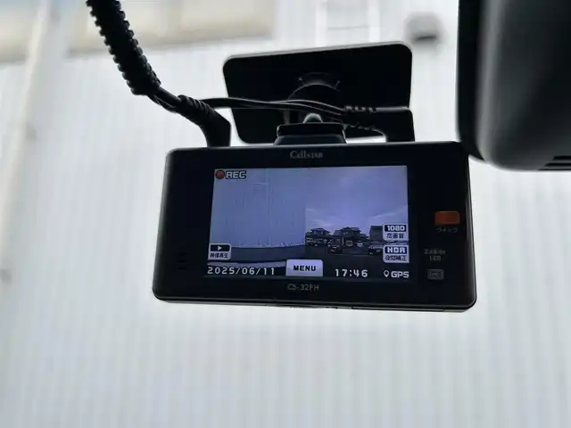 ダイハツ ムーヴ L SAⅡ 熊本県 2016(平28)年 6.9万km ホワイト 社外オーディオ/・AM/FM/CD/USB/iPod/AUX/社外ポータブルナビ/・ワンセグTV/スマートアシストII/・レーザーレーダー/・衝突警報機能/・衝突回避支援ブレーキ/・車線逸脱警報機能/・誤発進抑制機能（前後）/・先行車発進お知らせ機能/ドライブレコーダー（前後）/電動格納ミラー/ドアバイザー/ヘッドライトレベライザー/ウィンドウロック
