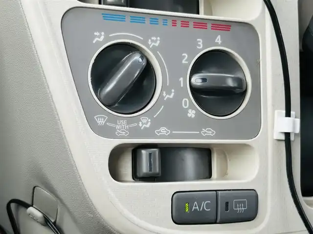 ダイハツ ムーヴ L SAⅡ 熊本県 2016(平28)年 6.9万km ホワイト 社外オーディオ/・AM/FM/CD/USB/iPod/AUX/社外ポータブルナビ/・ワンセグTV/スマートアシストII/・レーザーレーダー/・衝突警報機能/・衝突回避支援ブレーキ/・車線逸脱警報機能/・誤発進抑制機能（前後）/・先行車発進お知らせ機能/ドライブレコーダー（前後）/電動格納ミラー/ドアバイザー/ヘッドライトレベライザー/ウィンドウロック