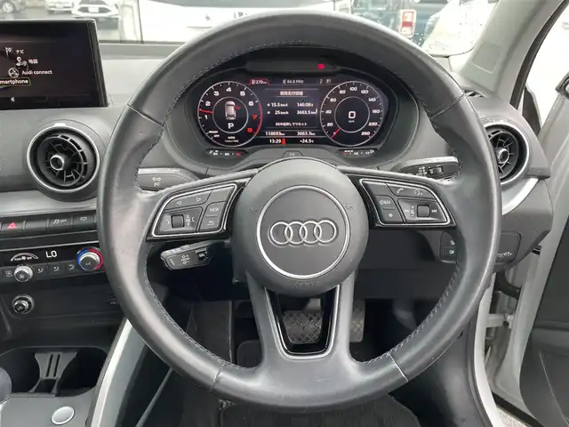 アウディ Ｑ２ 30TFSIスポーツ 滋賀県 2019(令1)年 11.9万km アイビスホワイト 純正ナビ/・フルセグTV・Bluetooth・AUX/バックカメラ/前後ドライブレコーダー/ETC/クルーズコントロール/電子パーキング/ブレーキホールド/電動リアゲート/ステアリングリモコン/オールウェザーライト機能/オートライト/LEDヘッドライト/オートエアコン/シートヒーター