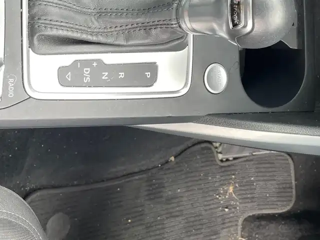 アウディ Ｑ２ 30TFSIスポーツ 滋賀県 2019(令1)年 11.9万km アイビスホワイト 純正ナビ/・フルセグTV・Bluetooth・AUX/バックカメラ/前後ドライブレコーダー/ETC/クルーズコントロール/電子パーキング/ブレーキホールド/電動リアゲート/ステアリングリモコン/オールウェザーライト機能/オートライト/LEDヘッドライト/オートエアコン/シートヒーター