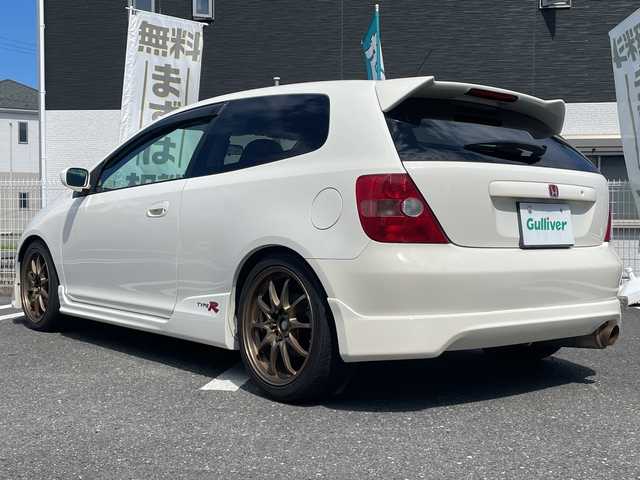 ホンダ シビック タイプR 三重県 2002(平14)年 17.7万km チャンピオンシップホワイト 登録時177/077km/禁煙車/ＲＥＣＡＲＯシート/ＫＥＮＷＯＯＤオーディオ/・USB・AUX・CD・AM/FM/ｍｏｍｏステアリング/５ＺＩＧＥＮマフラー/ＭＵＧＥＮフルエアロ/純正ＡＷ、ステアリング、マフラー　積載/ＥＴＣ/電動格納ミラー
