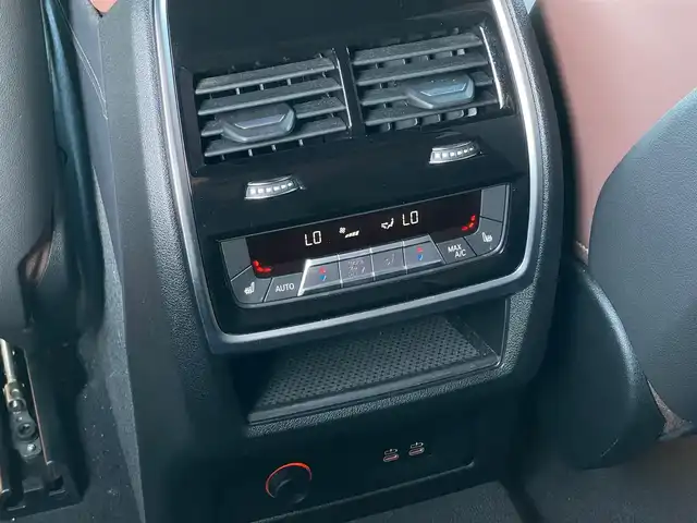 ＢＭＷ Ｘ７ xDrive35d Mスポーツ 山梨県 2019(令1)年 6万km サファイアブラックP スカイラウンジ/ライブコックピット/Mエアロダイナミクスパッケージ/Mスポーツブレーキ/フルセグ/Bluetooth/AppleCarPlay/ワイヤレスチャージ/HUD/harman/kardon/茶革/全席シートH/前席ベンチレーション/ステアリングH/パワーシート/エアサス/アルカンターラルーフ/電動テールゲート/3列シート/BMWレーザー・ライト/ETC/純正22インチAW