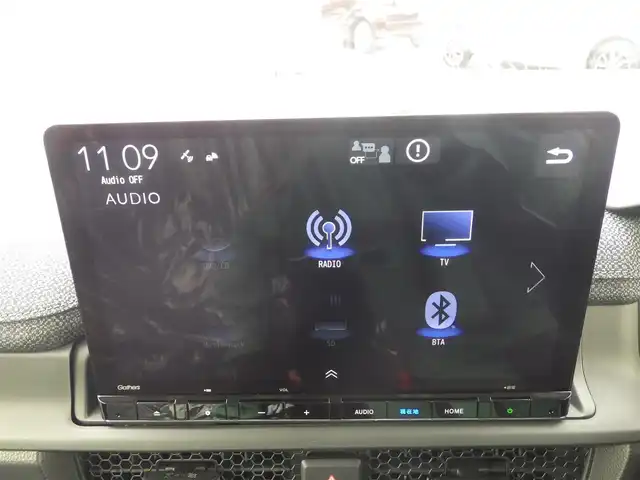 ホンダ ステップワゴン eHEV エアー EX 千葉県 2025(令7)年 0.1千km プラチナホワイトパール e:HEV エアー　EX　4CB4AP3　11.4インチナビHonda CONNECTナビ LXM-247VFLi(317900円)/ホンダセンシング/・衝突軽減ブレーキ（CMBS）/・車線維持支援システム（LKAS）/・アダプティブクルーズコントロール（ACC）/・後方誤発進抑制機能/・誤発進抑制機能/パワーバックドア/両側パワースライドドア/前席シートヒーター/後席オットマン/ホンダコネクトナビ/地デジTV/【DVD/CD再生機能　Bluetooth接続】/バックカメラ/革巻きステアリング/ステアリングスイッチ/パドルシフト/LEDヘッドライト/フォグライト/ウインカーミラー/コーナーセンサー/純正16インチアルミホイル/サイド/カーテンエアバッグ/Honda スマートキー