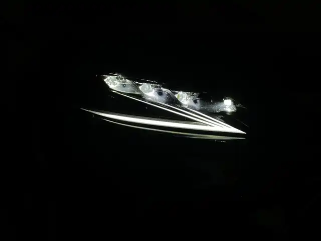 レクサス ＬＳ 500h Fスポーツ 群馬県 2017(平29)年 5.1万km ブラック ムーンルーフ（チルト＆アウタースライド式）/＝＝＝＝=/純正メーカーナビ/・AM/FM/CD/DVD/SD/MSV/USB/Bluetooth/Miracast/フルセグTV/パノラミックビューモニター/“F SPORT”専用本革 / ウルトラスエードスポーツシート（運転席・助手席シートヒーター＆ベンチレーション機能・後左右席シートヒーター付）/パワーシート /ポジションメモリー/Lexus Safety System ＋A/・プリクラッシュセーフティシステム/（歩行者注意喚起・アクティブ操舵回避支援）/・フロントクロストラフィックアラート/・Lexus CoDrive/（レーダークルーズコントロール（全車速追従機能付）/・レーントレーシングアシスト・レーンチェンジアシスト）/・ドライバー異常時停車支援システム/・上下2段式アダプティブハイビームシステム/・ロードサインアシスト/・先行車発進告知機能/ITS Connnect/ブラインドスポットモニター/三眼LEDヘッドライト/オートライト /オートマチックハイビーム/大型カラーヘッドアップディスプレイ/デジタルインナーミラー/ハンズフリーパワートランクリッド（挟み込み防止機能付）