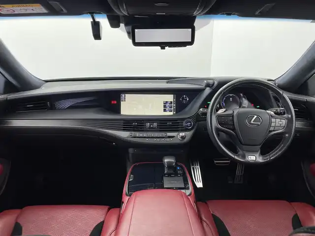 レクサス ＬＳ 500h Fスポーツ 群馬県 2017(平29)年 5.1万km ブラック ムーンルーフ（チルト＆アウタースライド式）/＝＝＝＝=/純正メーカーナビ/・AM/FM/CD/DVD/SD/MSV/USB/Bluetooth/Miracast/フルセグTV/パノラミックビューモニター/“F SPORT”専用本革 / ウルトラスエードスポーツシート（運転席・助手席シートヒーター＆ベンチレーション機能・後左右席シートヒーター付）/パワーシート /ポジションメモリー/Lexus Safety System ＋A/・プリクラッシュセーフティシステム/（歩行者注意喚起・アクティブ操舵回避支援）/・フロントクロストラフィックアラート/・Lexus CoDrive/（レーダークルーズコントロール（全車速追従機能付）/・レーントレーシングアシスト・レーンチェンジアシスト）/・ドライバー異常時停車支援システム/・上下2段式アダプティブハイビームシステム/・ロードサインアシスト/・先行車発進告知機能/ITS Connnect/ブラインドスポットモニター/三眼LEDヘッドライト/オートライト /オートマチックハイビーム/大型カラーヘッドアップディスプレイ/デジタルインナーミラー/ハンズフリーパワートランクリッド（挟み込み防止機能付）