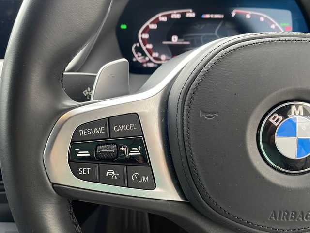 ＢＭＷ Ｍ１３５ｉ xDrive 神奈川県 2020(令2)年 2.9万km アルピンホワイトⅢ 純正ナビ【Spotify/USB/BT/ScreenMirroring】/置くだけ充電/レーダークルーズコントロール/パドルシフト/レーンキープアシスト/前後コーナーセンサー/純正前後ドライブレコーダー/電動パーキングブレーキ/パーキングアシスト/メモリー付きパワーシート/前席シートヒーター/電動リアゲート/横滑り防止装置/盗難防止装置/アイドリングストップ/ETC/純正18インチアルミホイール/純正フロアマット/オートライト/LEDヘッドライト/電動格納ミラー/ステアリングスイッチ/新車時保証書/取扱説明書/スペアキー×１